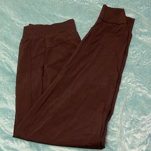 ATHLETA TREKKIE NORTH JOGGER women’s size 6T black, 3 zipper pockets tie waist - Picture 15 of 15